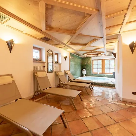Casa Nives Hotel 2*