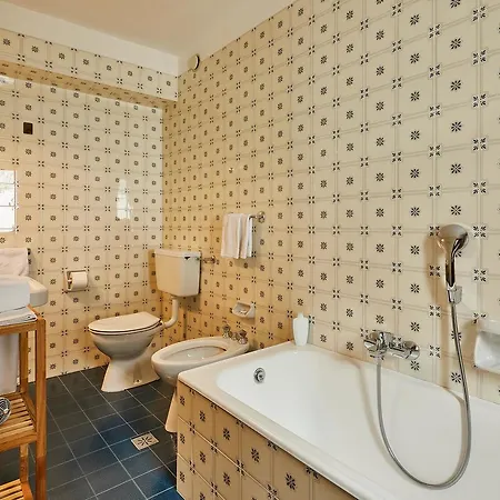 Casa Nives Hotel 2*