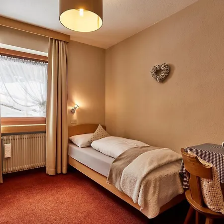 Casa Nives Hotel 2*