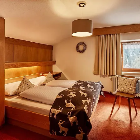 Hotel Casa Nives 2*